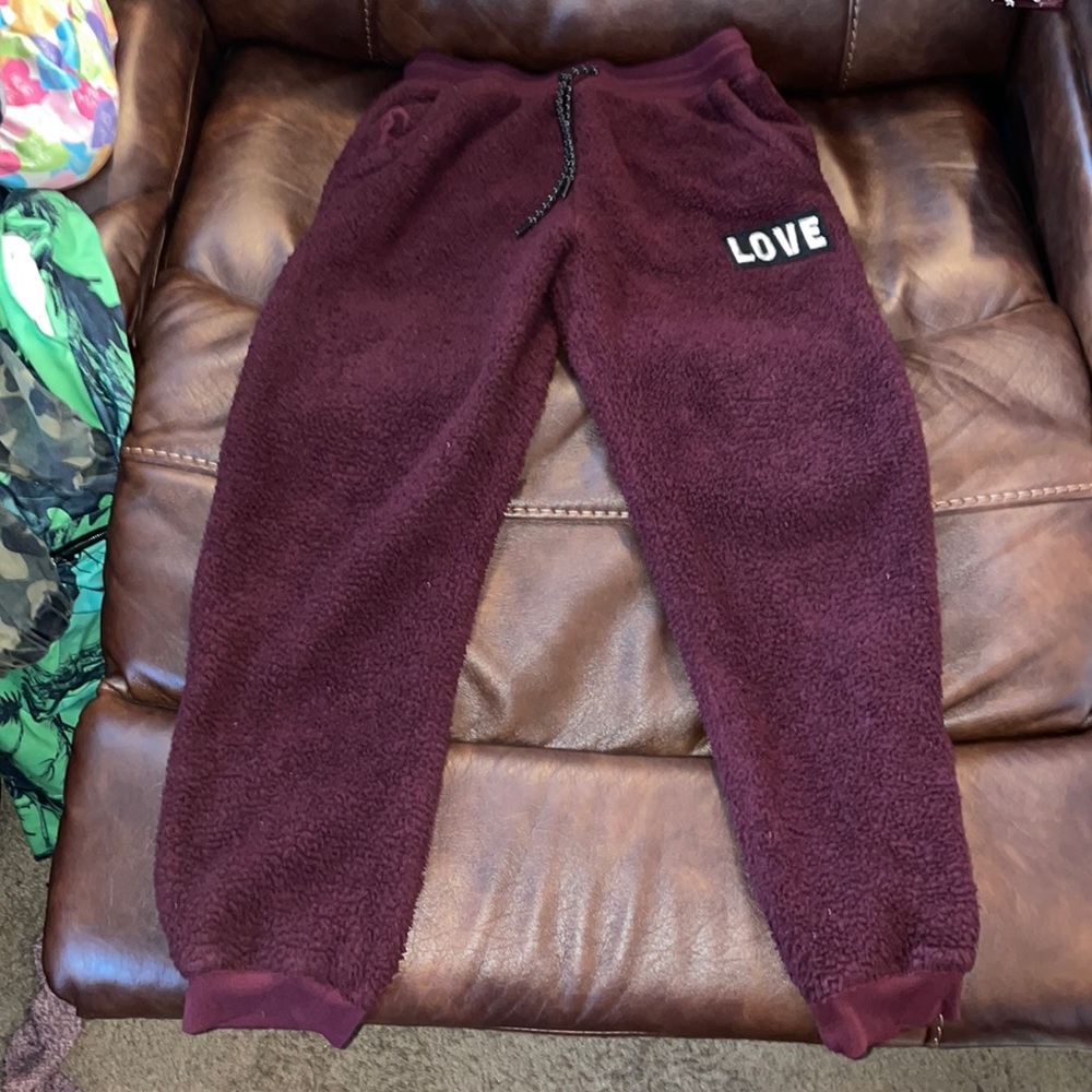 NB FUZZY Joggers😍